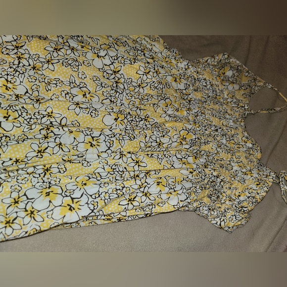 Ladies' Yellow and Black Floral Sundress - Picture 3 of 6